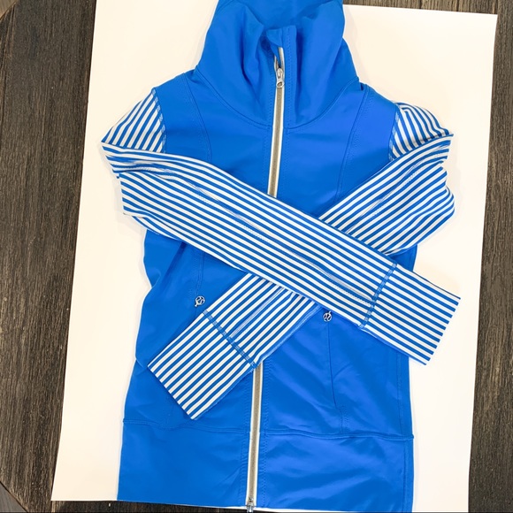 Lululemon Daily Yoga Jacket size 2 - Picture 4 of 9